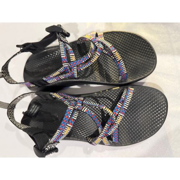 Chaco's Big Kids Sandals Size 6 - Picture 5 of 10